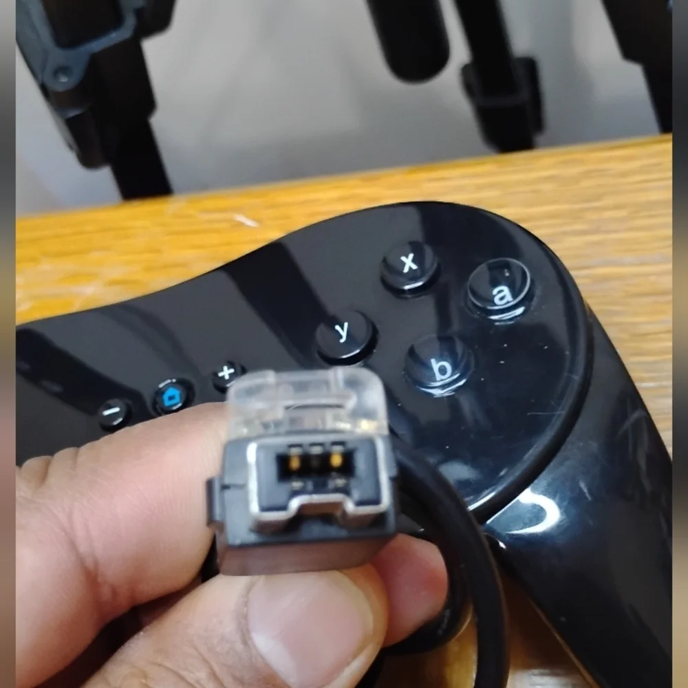 Black Pro Classic Joypad Wired Game Controller for Nintendo Wii
